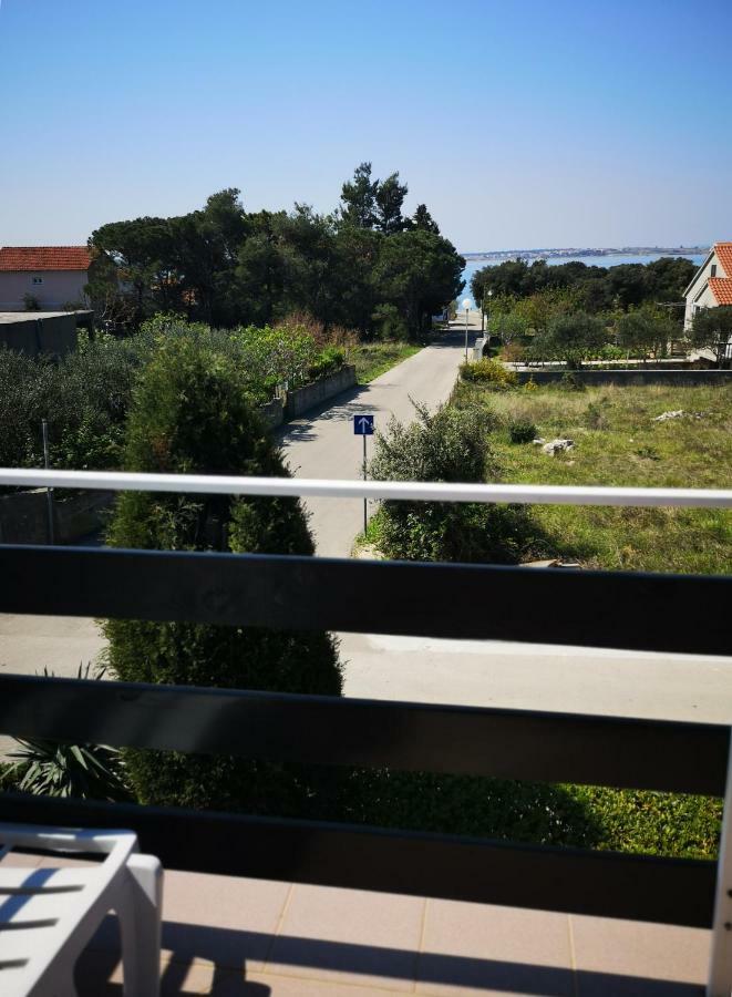 Apartman Milutin Vrsi Exterior foto